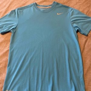 Nike men's blue short sleeve shirt
